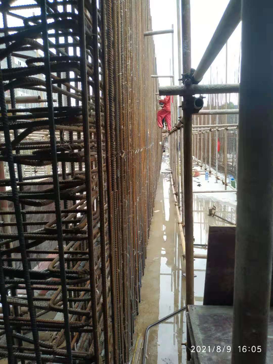 由我公司承包的四川華藝陶瓷二期污水處理站順利開工